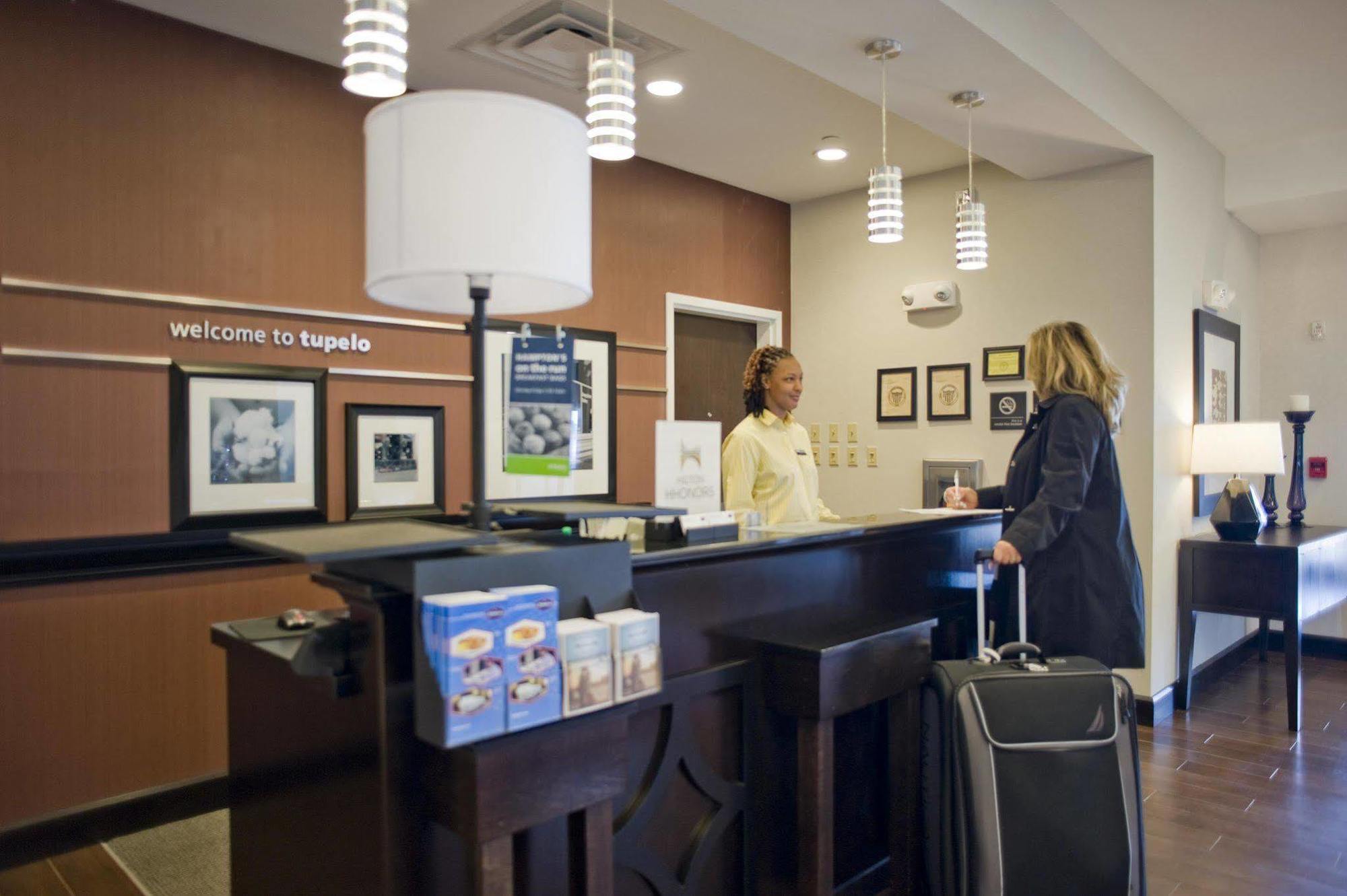 Hampton Inn & Suites Tupelo/Barnes Crossing Buitenkant foto